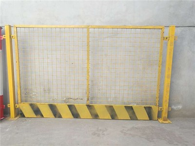 烏魯木齊賓館銅門與凱盛自動門 打造豪華旋轉(zhuǎn)門的首選